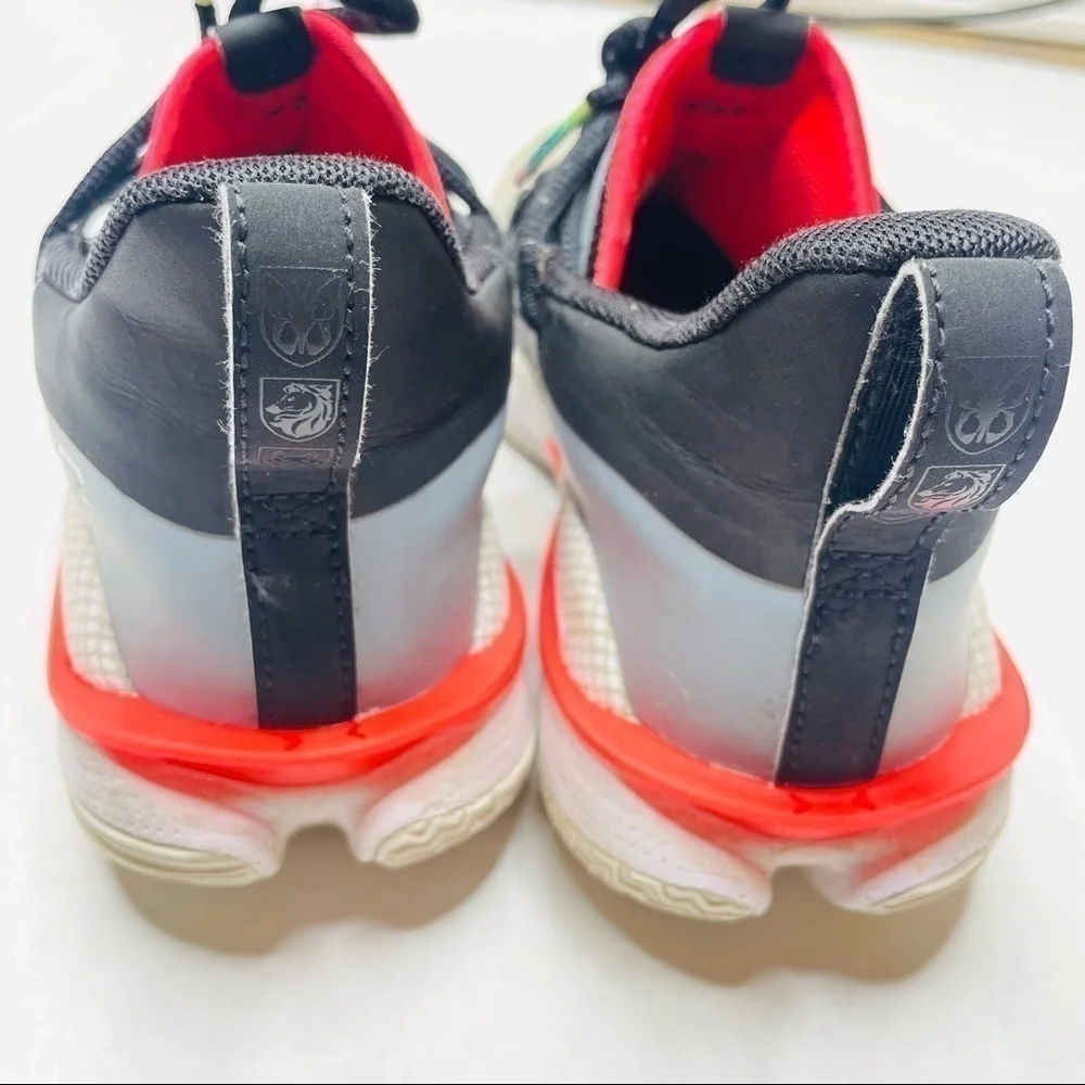 Under Armour Steph Curry HOVR Basketball Shoes